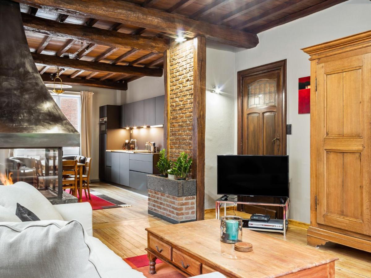 Stylish Apartment In Dinant Near The Maas Exteriör bild