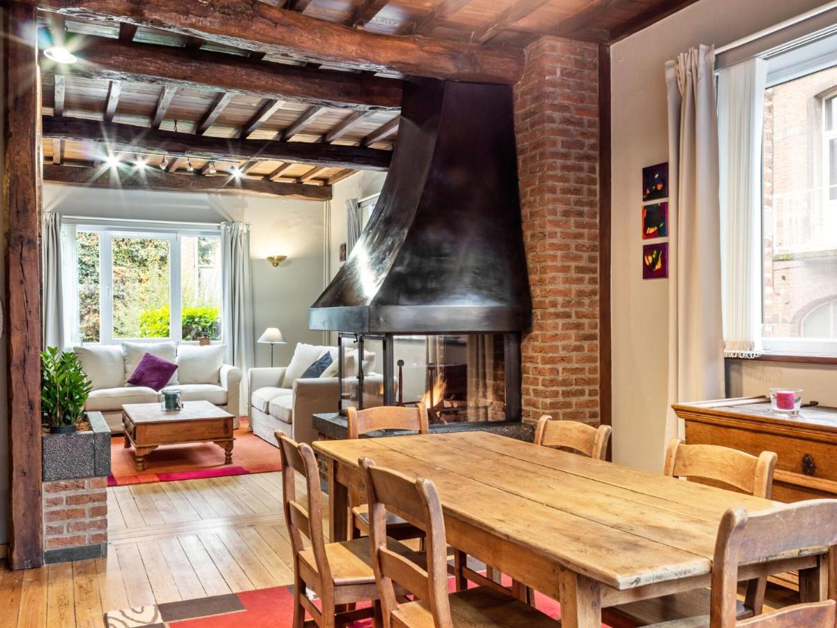 Stylish Apartment In Dinant Near The Maas Exteriör bild