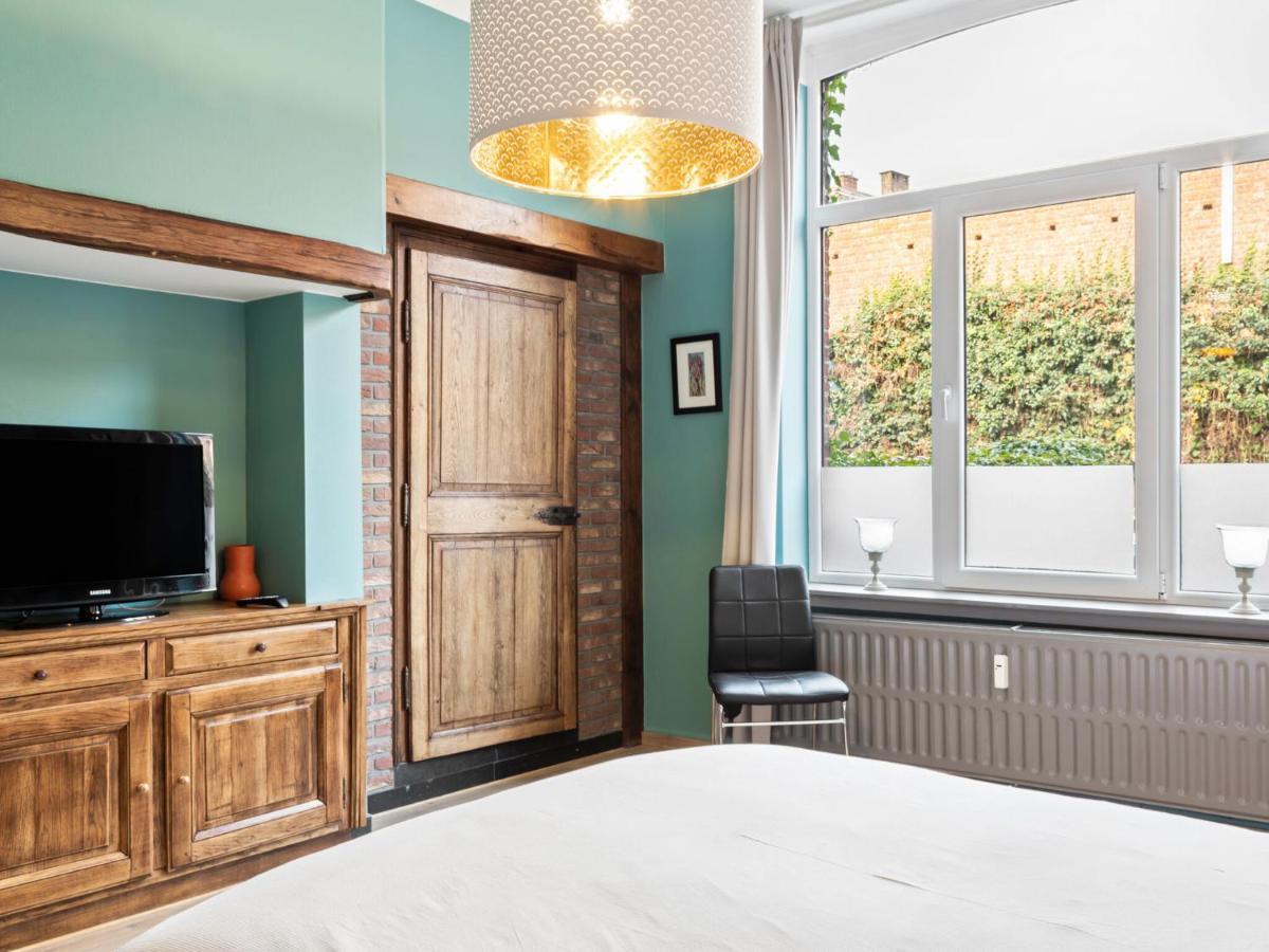 Stylish Apartment In Dinant Near The Maas Exteriör bild